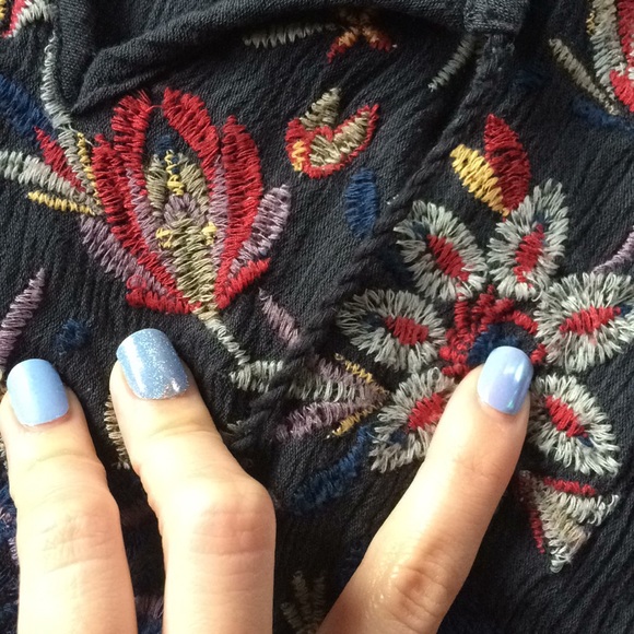 American Eagle Floral Embroidered Peplum Top - Picture 4 of 6